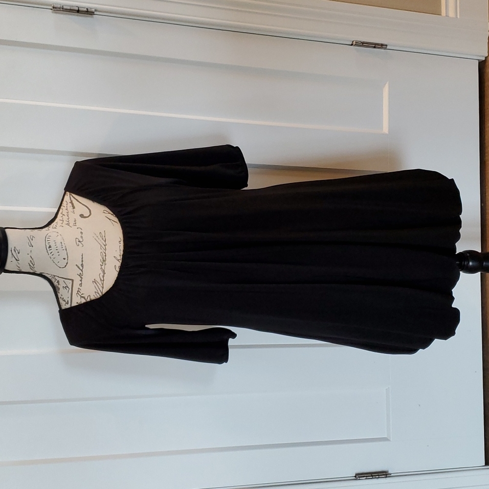 White House Black Market 3/4 length sleeve bubble hem dress